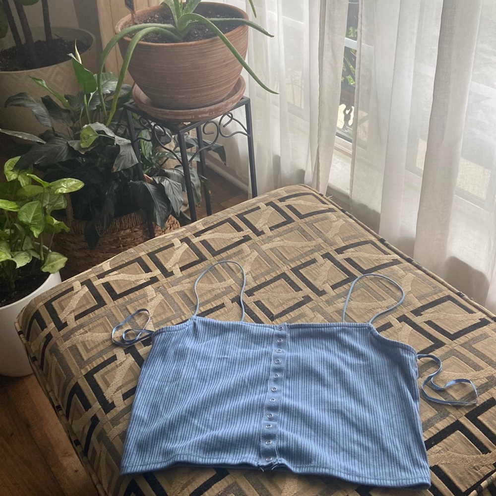 LARGE SPAGHETTI STRAP CROP TOP